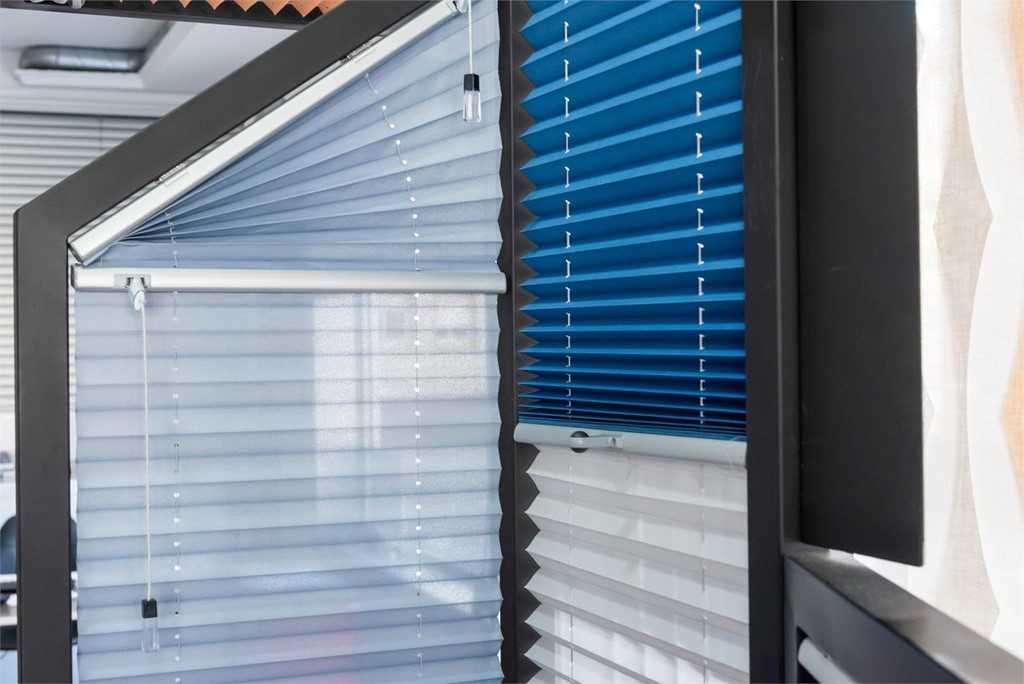 Aproveche sus espacios al máximo con nuestras puertas plegables de interior