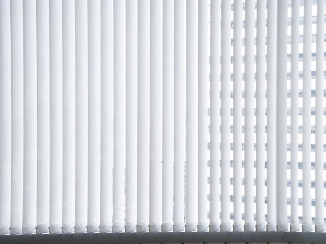 Cortinas verticales: un toque de elegancia y modernidad para sus ventanas