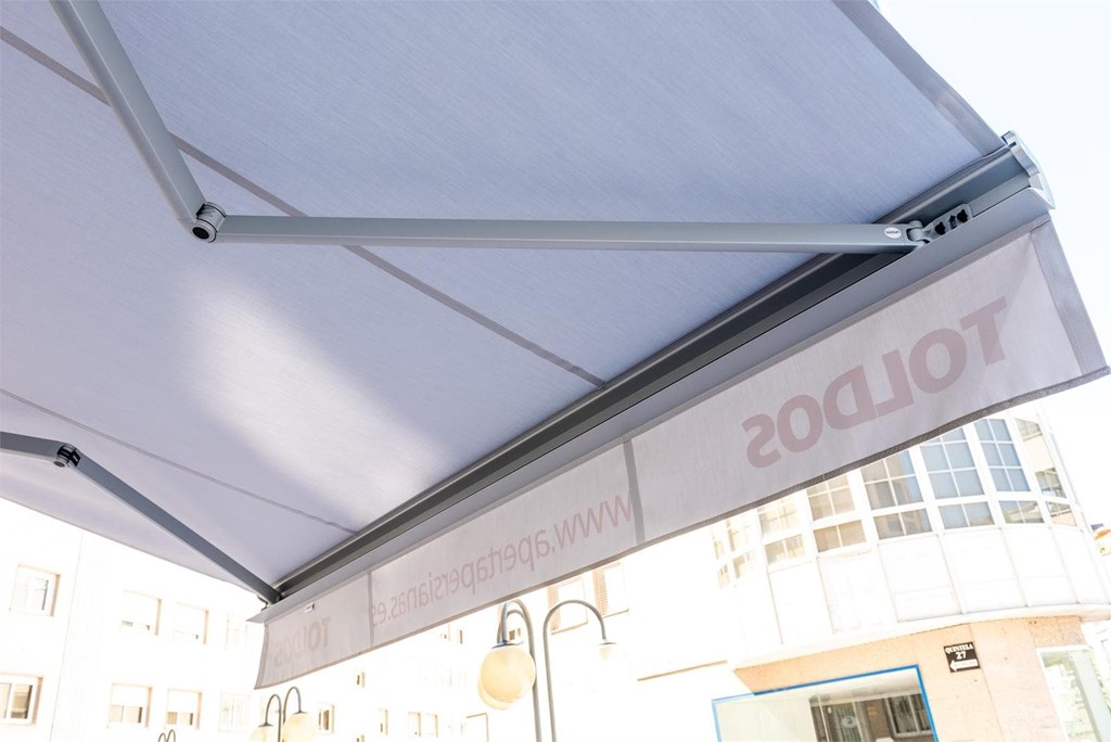¿Qué toldo es mejor para un negocio o local comercial?